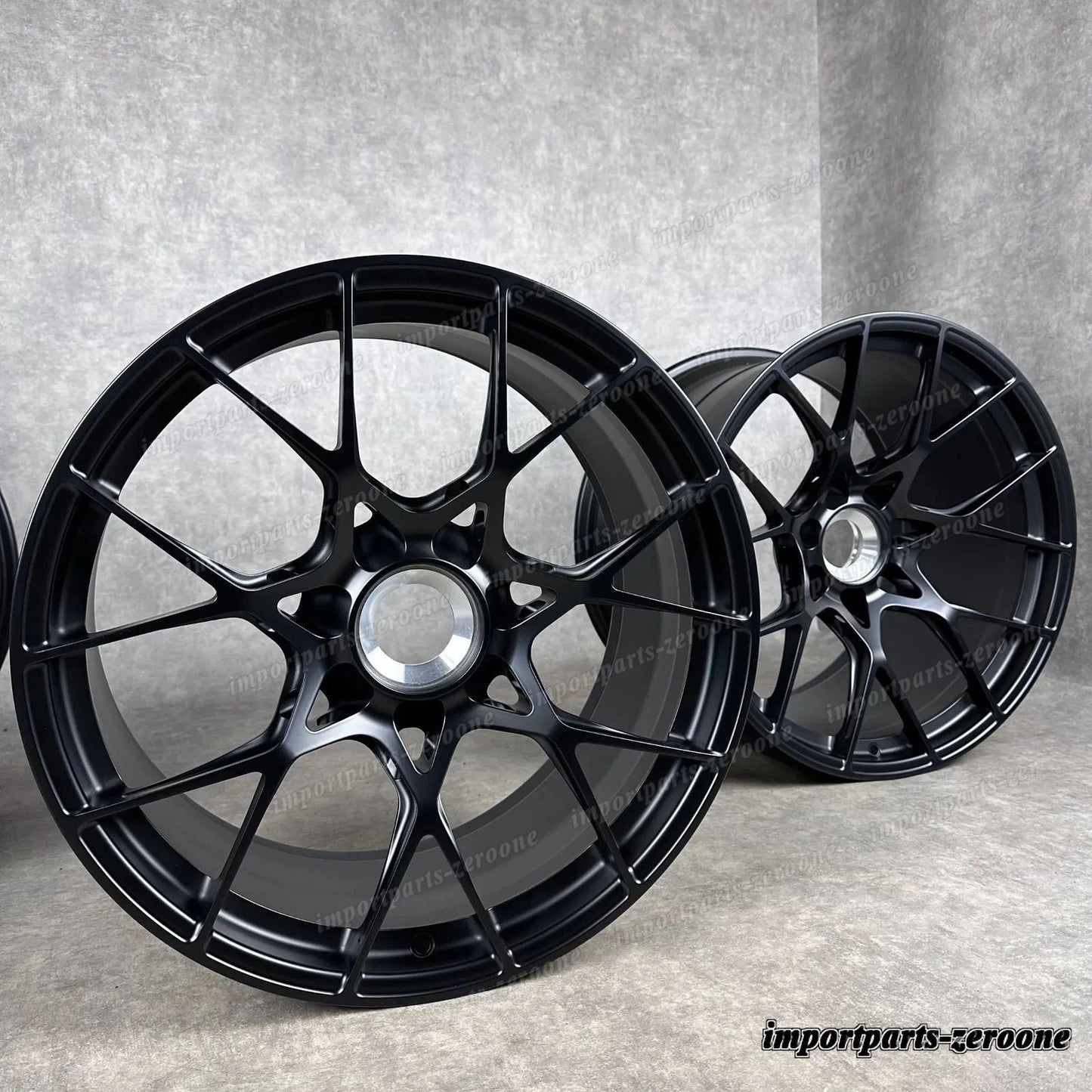 ポルシェ 992 GT3 RS ホイール 20/21 インチ Noir 純正 Zv 992044681CH 新品f　-1164