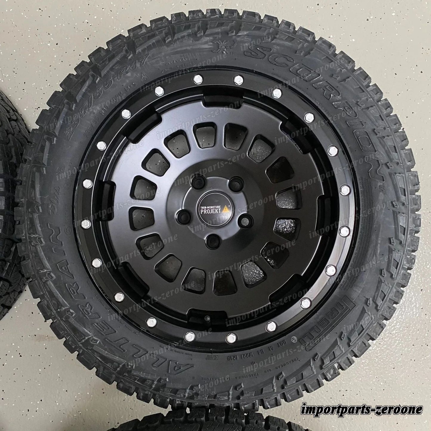 ホイール Twin Monotube AT Offroad VW T5 T6 T6.1 8x17 Tout Terrain Noires + Pirelli　-1989
